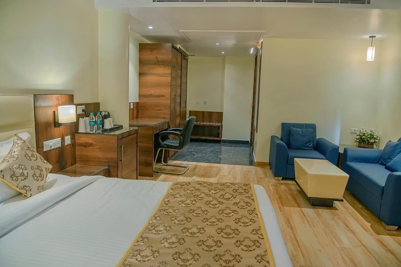 Hotel Hira Inn-10Mins From Railway Station & Bus Station Prayagraj Extérieur photo