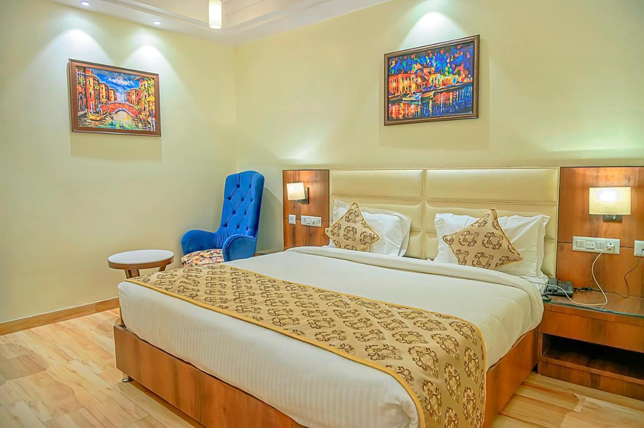 Hotel Hira Inn-10Mins From Railway Station & Bus Station Prayagraj Extérieur photo
