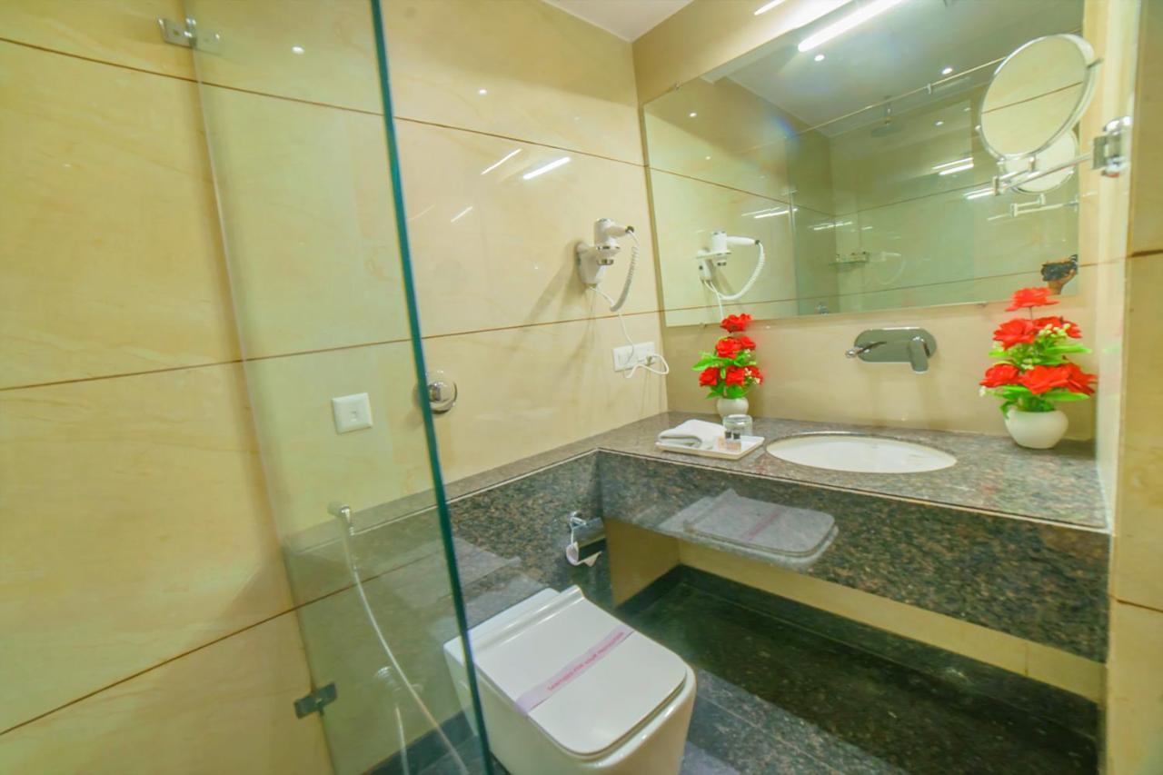 Hotel Hira Inn-10Mins From Railway Station & Bus Station Prayagraj Extérieur photo
